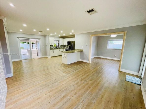 20400 NW 40th Ct, Miami Gardens FL 33055