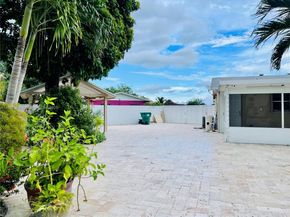 20400 NW 40th Ct, Miami Gardens FL 33055