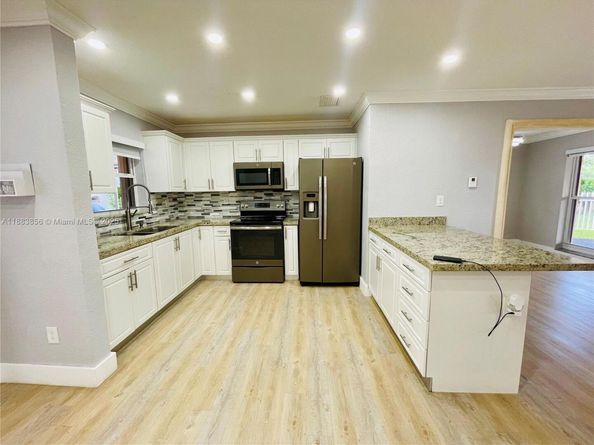 20400 NW 40th Ct, Miami Gardens FL 33055