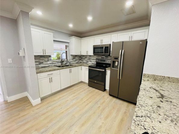 20400 NW 40th Ct, Miami Gardens FL 33055