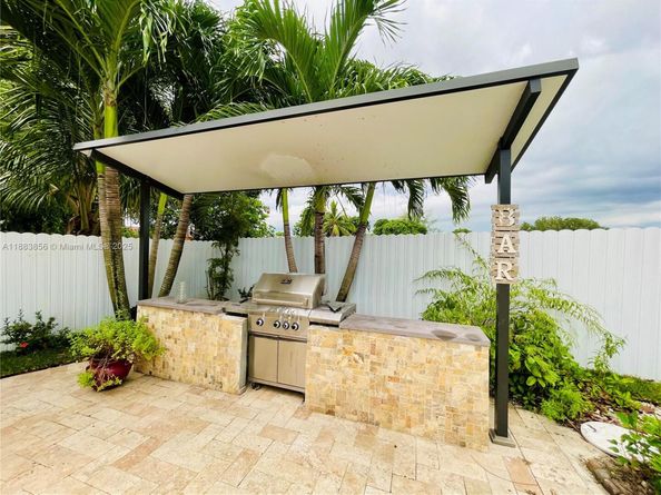 20400 NW 40th Ct, Miami Gardens FL 33055