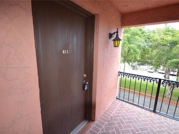 680 Tennis Club Dr 312, Fort Lauderdale FL 33311