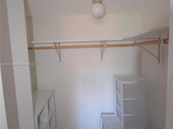 680 Tennis Club Dr 312, Fort Lauderdale FL 33311