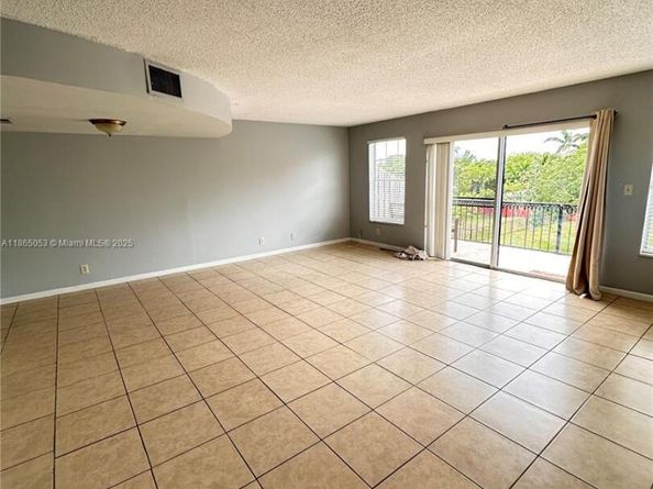 680 Tennis Club Dr 312, Fort Lauderdale FL 33311
