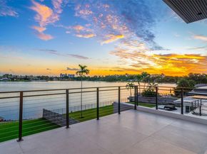 1940 NE 193 St, Miami FL 33179