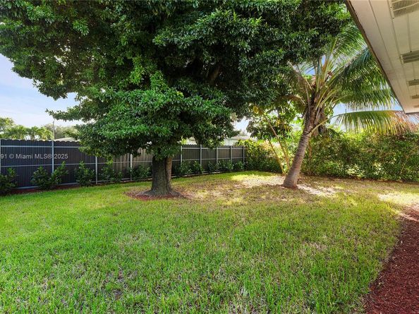 1428 NE 153rd Ter, North Miami Beach FL 33162