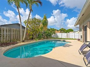 8650 NW 46th Ct, Lauderhill FL 33351