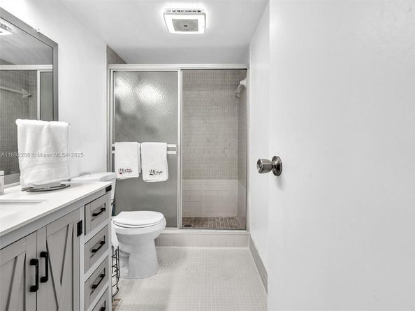 6061 N Falls Cir Dr 407, Lauderhill FL 33319