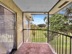 6061 N Falls Cir Dr 407, Lauderhill FL 33319