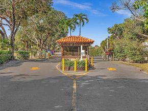 6061 N Falls Cir Dr 407, Lauderhill FL 33319