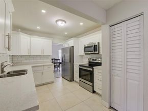7454 NW 48th Pl, Lauderhill FL 33319
