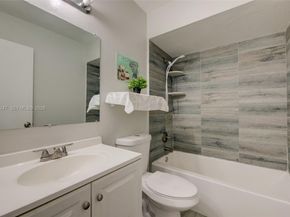 7454 NW 48th Pl, Lauderhill FL 33319