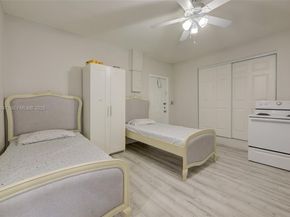 7454 NW 48th Pl, Lauderhill FL 33319