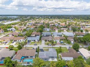 7454 NW 48th Pl, Lauderhill FL 33319
