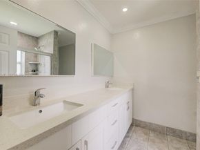 7454 NW 48th Pl, Lauderhill FL 33319