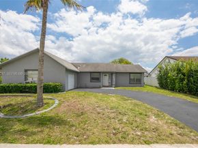 7454 NW 48th Pl, Lauderhill FL 33319