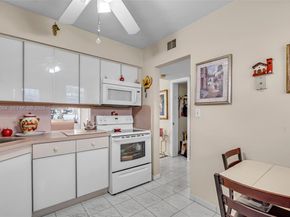 1530 NE 191st St 105, Miami FL 33179