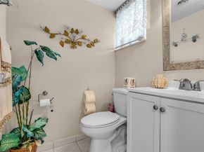 1530 NE 191st St 105, Miami FL 33179