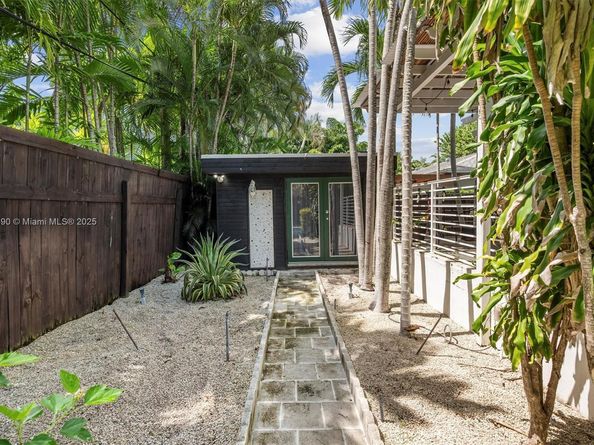 1164 NE 86th St, Miami FL 33138