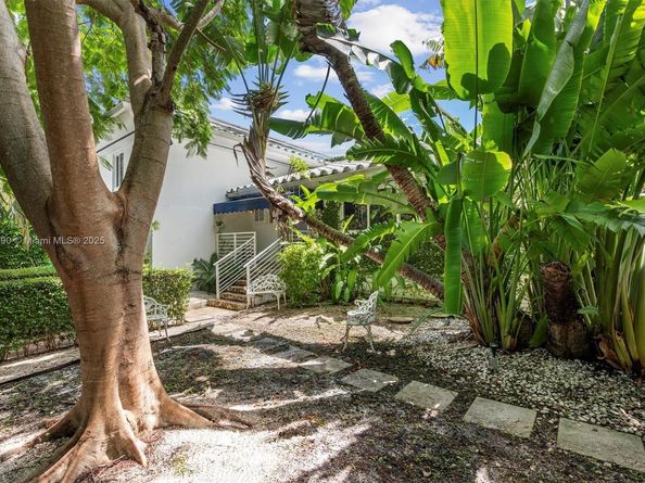 1164 NE 86th St, Miami FL 33138