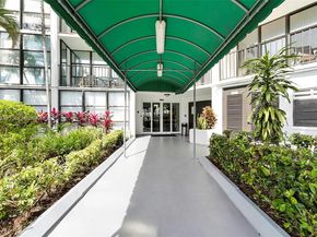 1000 Parkview Dr 407, Hallandale Beach FL 33009