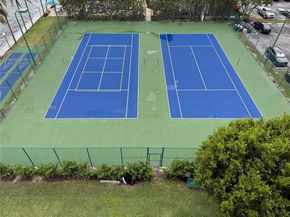 1000 Parkview Dr 407, Hallandale Beach FL 33009