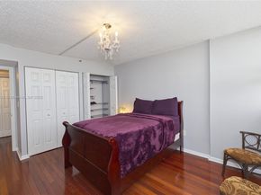 900 NE 195th St 703, Miami FL 33179