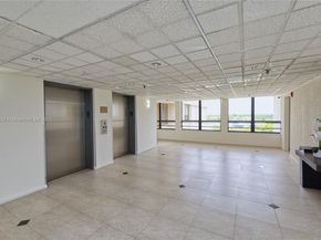 900 NE 195th St 703, Miami FL 33179