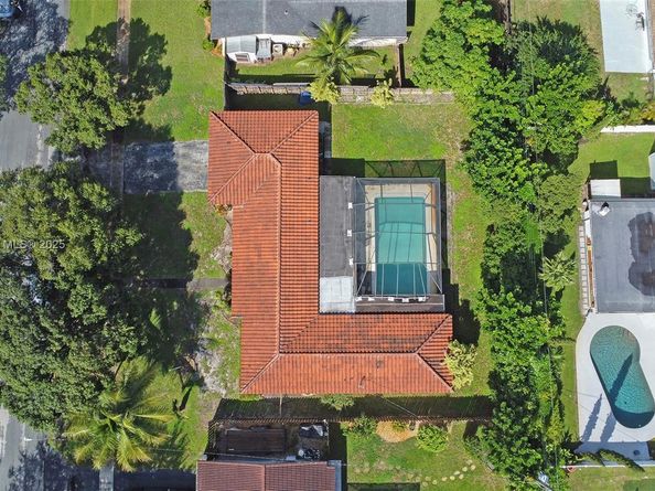 5561 SW 2nd Ct, Plantation FL 33317