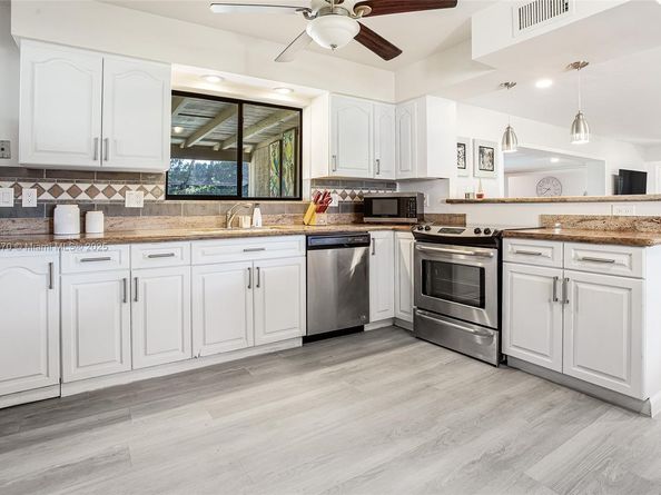 5561 SW 2nd Ct, Plantation FL 33317