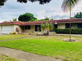 5561 SW 2nd Ct, Plantation FL 33317