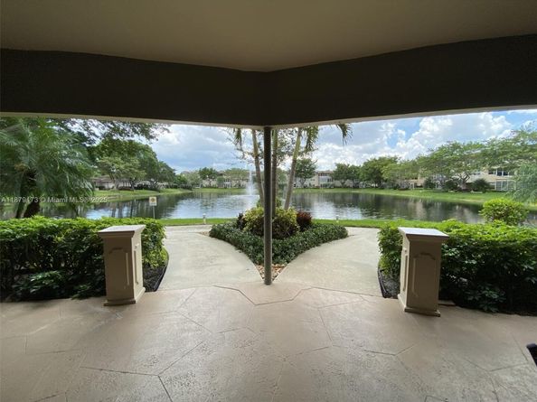 5102 NW 36th St 406, Lauderdale Lakes FL 33319