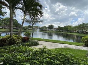 5102 NW 36th St 406, Lauderdale Lakes FL 33319