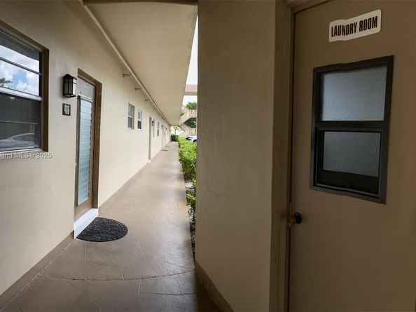 5102 NW 36th St 406, Lauderdale Lakes FL 33319