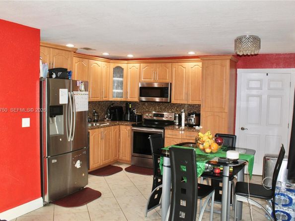 720 SW 81 Ter, North Lauderdale FL 33068