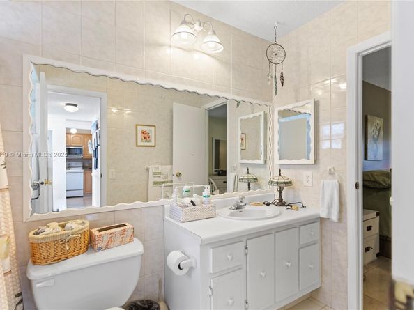 4701 NW 34th St 511, Lauderdale Lakes FL 33319