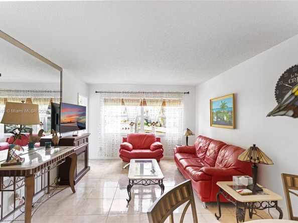 4701 NW 34th St 511, Lauderdale Lakes FL 33319