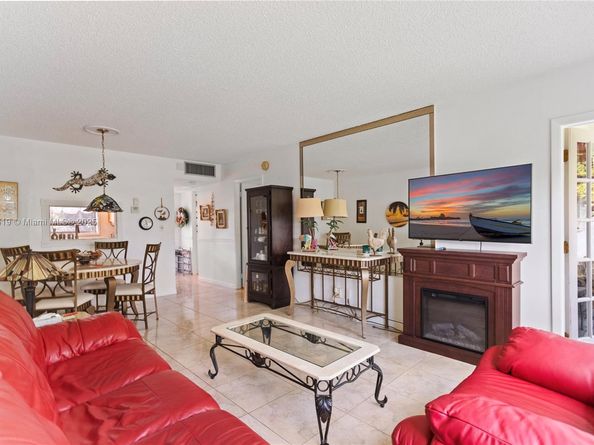 4701 NW 34th St 511, Lauderdale Lakes FL 33319