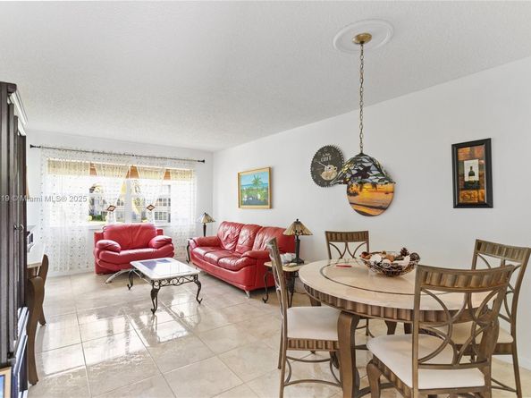 4701 NW 34th St 511, Lauderdale Lakes FL 33319