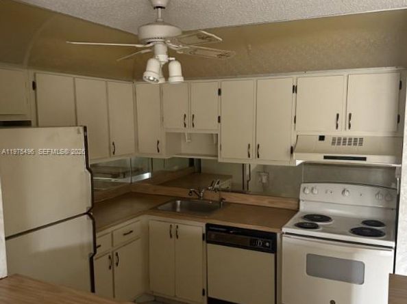 10753 W Clairmont Cir 106, Tamarac FL 33321