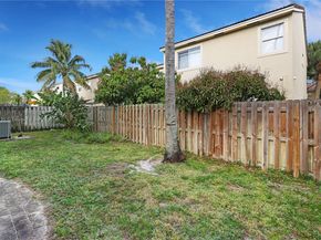 7459 NW 17th Dr, Pembroke Pines FL 33024