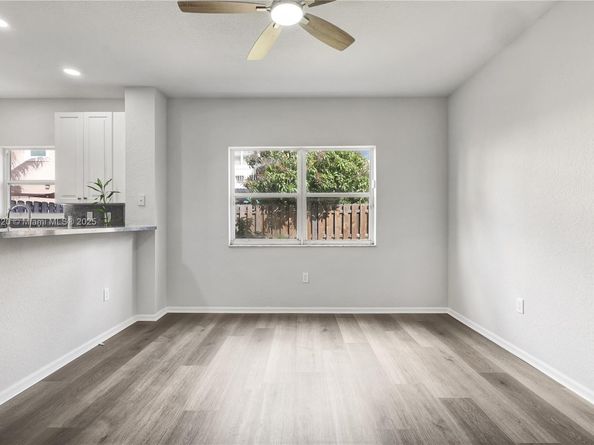 7459 NW 17th Dr, Pembroke Pines FL 33024