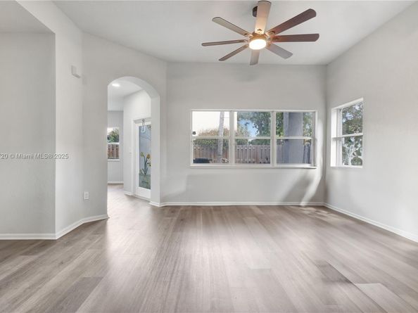 7459 NW 17th Dr, Pembroke Pines FL 33024