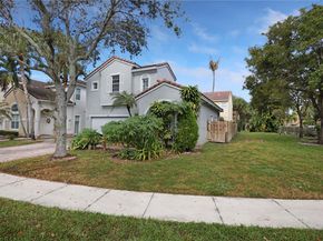 7459 NW 17th Dr, Pembroke Pines FL 33024