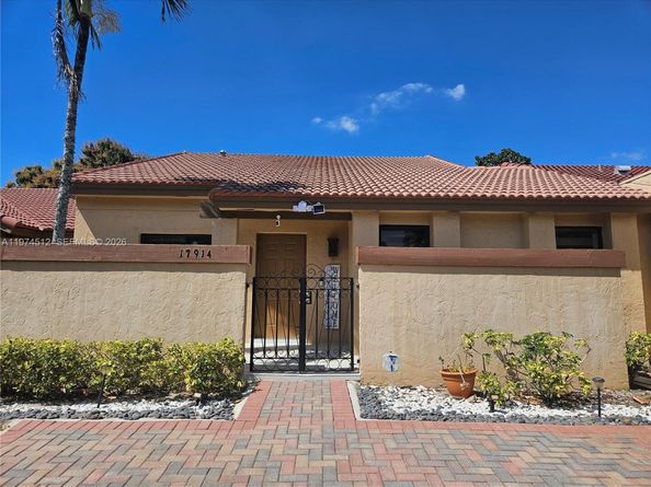 17914 NW 66th Ct Cir, Hialeah FL 33015