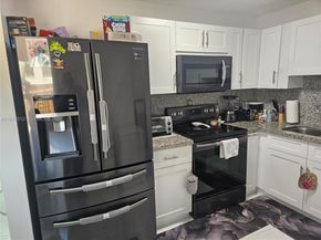 17914 NW 66th Ct Cir, Hialeah FL 33015