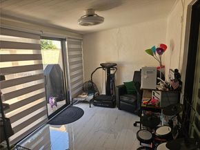 17914 NW 66th Ct Cir, Hialeah FL 33015