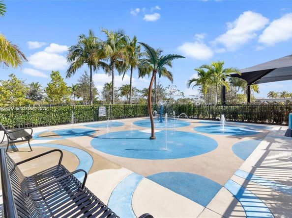 9369 Crestview Cir, Palm Beach Gardens FL 33412