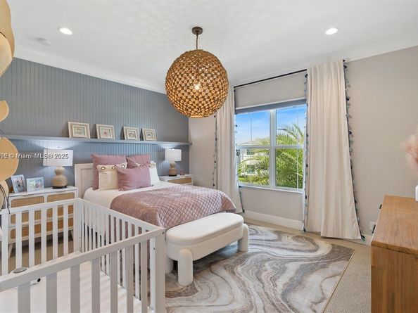 9369 Crestview Cir, Palm Beach Gardens FL 33412