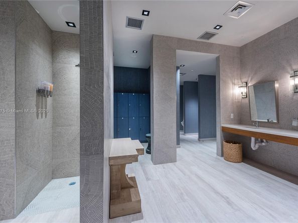 2900 NE 7th Ave 2008, Miami FL 33137